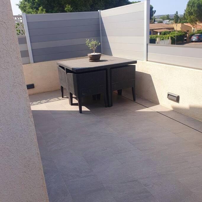 Joli Haut De Villa 3 Chambres Climatise Avec Jacuzzi Marignane Exteriör bild